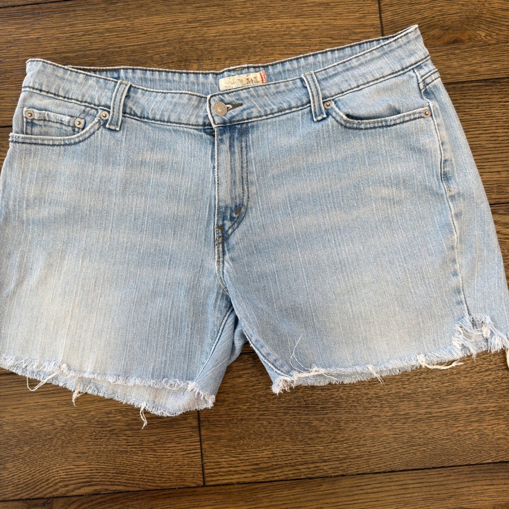 Levis 545 Low Boot Cut Denim Shorts Light Wash Blue Frayed Hem Size 16S Womens